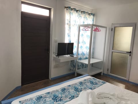 Basic Double or Twin Room, Pool View | Desk, laptop workspace, free WiFi