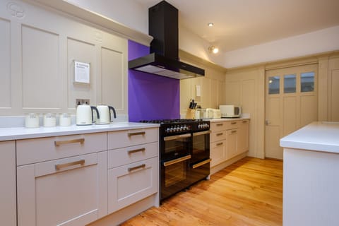 Oakland West Kitchen Diner