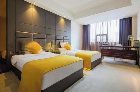 Business Twin Room | Desk, free WiFi, bed sheets