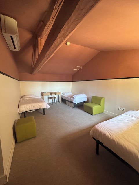 Triple Room with Ensuite Bathroom | Soundproofing, free WiFi