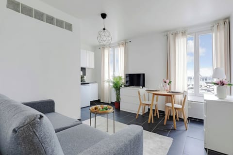 Apartment | Dining