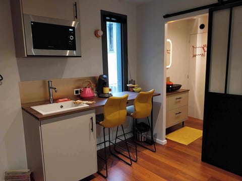 Exclusive Studio, Garden View, Ground Floor | Free WiFi