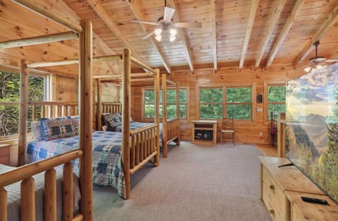 Picture showing view during summertime (previous pictures taken during winter)