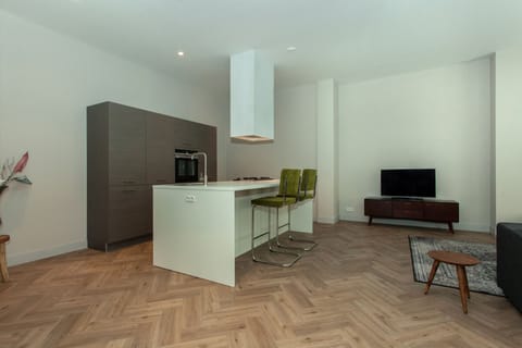 Apartment, 2 Bedrooms, City View (Souterrain - split level) | Private kitchen | Full-size fridge, microwave, stovetop, dishwasher