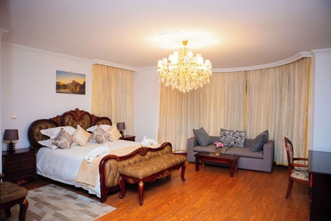 Executive Room, 1 Bedroom, Ensuite, Pool View | Free minibar, desk, laptop workspace, free WiFi