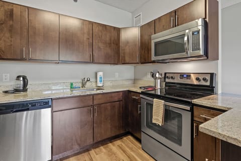 Deluxe Apartment, Kitchen | Private kitchen