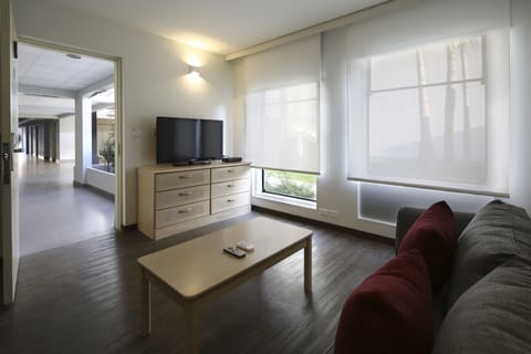 Junior Suite | Living area | Flat-screen TV