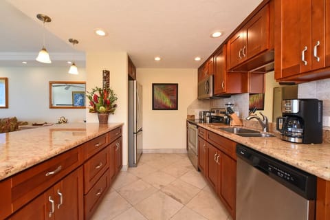 Condo, 1 Bedroom, Ocean View | Private kitchen