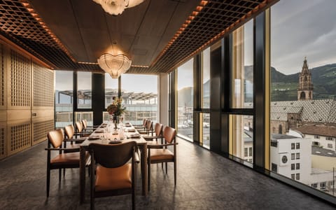 Breakfast, lunch, dinner served; Pan-Asian cuisine, garden views