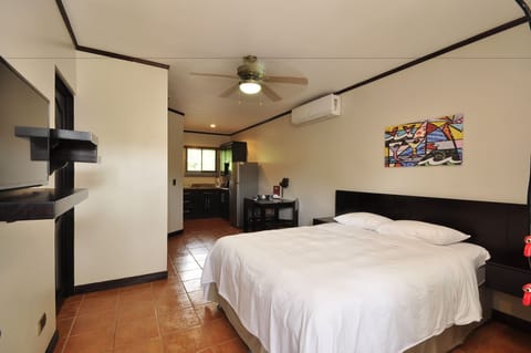 Deluxe Room | In-room safe, free WiFi, bed sheets