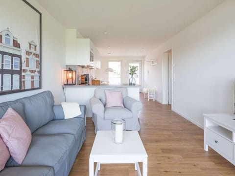 Sky, Shade, Land Lot, Cottage, Siding, Facade, Residential Area, Landscape, Roof, Grass