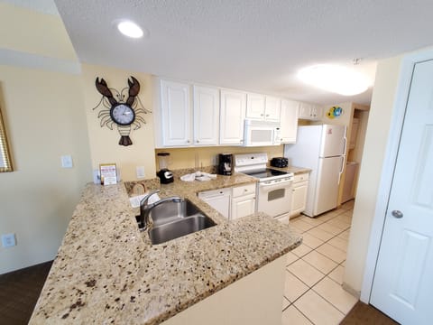 Classic Condo, 1 Bedroom, King Bed, Kitchen, Oceanfront (Plus Murphy Bed) | Private kitchen | Fridge, microwave, freezer