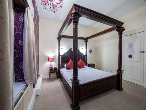 Superior Double Room, 1 Double Bed | Iron/ironing board, free cribs/infant beds, free WiFi, bed sheets