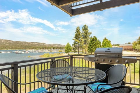 Outdoor dining and seating for 4