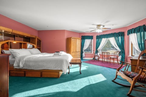 Iron/ironing board, free WiFi