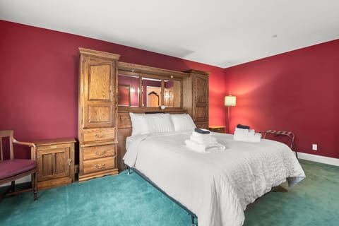 Iron/ironing board, free WiFi