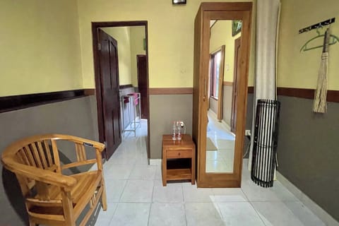 Family Room | Desk, free WiFi