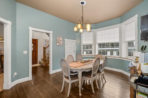 Main Floor - Dining room that seats 6 with coffee bar