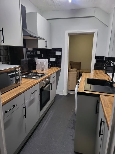 Apartment | Private kitchen | Fridge, microwave, oven, stovetop