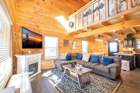 Cabin In The Mountains' cozy living area
