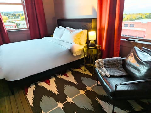 Deluxe Double Room, Refrigerator, Mountain View | Down comforters, free WiFi, bed sheets