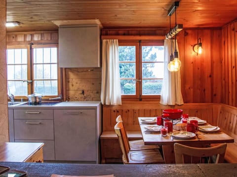 Window, Furniture, Cabinetry, Building, Table, Countertop, Interior Design, Wood, Architecture, Kitchen