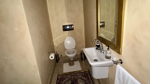 Luxury Apartment, 1 Bedroom, Garden View | Bathroom