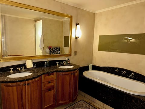 Luxury Apartment, 1 Bedroom, Garden View | Bathroom