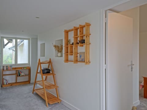 Paint, Wood, Building, Ladder, Wall, Flooring, Window, Hardwood, Wood Stain