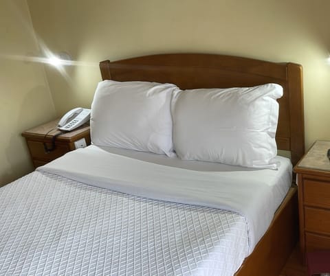 Economy Double Room | Desk, laptop workspace, free WiFi