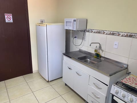 Studio | Private kitchen | Fridge, microwave, oven, cookware/dishes/utensils