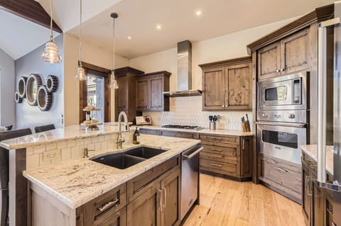 Plenty of space to make every meal special.