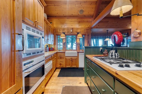 Kitchen is fully equipped.