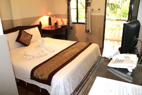 Standard Double Room | In-room safe, desk, free WiFi, bed sheets