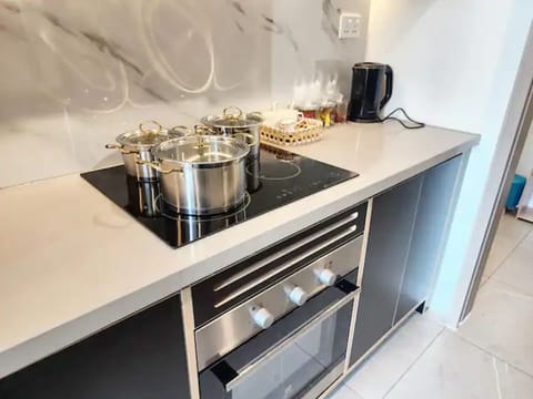 Superior Apartment, 3 Bedrooms | Private kitchen | Fridge