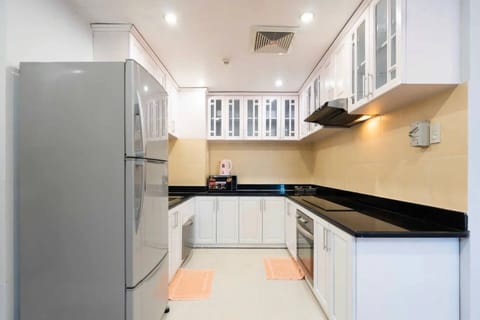 Standard Apartment, 2 Bedrooms | Private kitchen | Fridge, stovetop, cookware/dishes/utensils