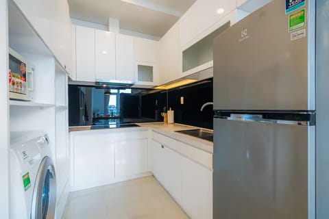 Apartment, 2 Bedrooms, 2 Bathrooms, City View | Private kitchen | Fridge, stovetop, cookware/dishes/utensils