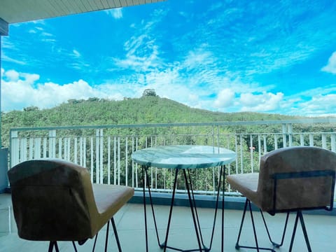 Grand Deluxe Room | Terrace/patio