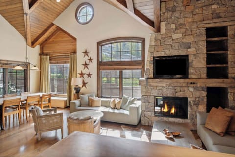 woodrunplace-61-3715_54029865141_o_2