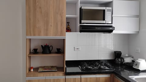 Apartment, 1 Bedroom, Accessible, City View | Private kitchen