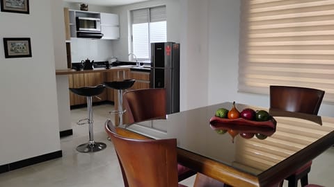 Apartment, 1 Bedroom, Accessible, City View | Dining