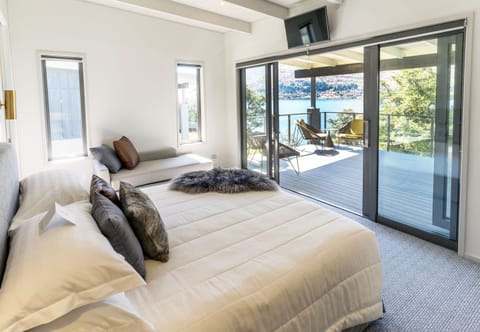 Luxury Villa, 3 Bedrooms | Premium bedding, minibar, in-room safe, individually decorated