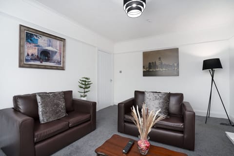 Apartment | Living area | TV