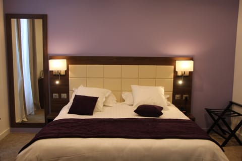 Classic Double Room (2) | Premium bedding, minibar, in-room safe, desk