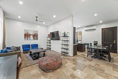 Luxury Townhome, 2 Bedrooms, Private Pool, Mountain View | Living area | TV