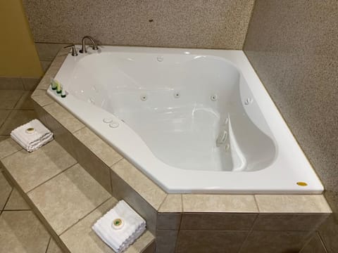 Luxury Double or Twin Room, 2 Twin Beds | Private spa tub