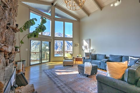 Sweeping mountain views from the great room