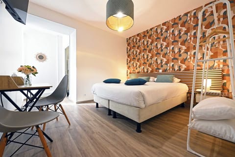 Comfort Double or Twin Room | Free WiFi, bed sheets