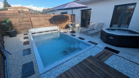 Appartement luxe avec piscine chauffée et jacuzzi privatifs | Private pool