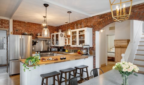 Perfect for creating culinary delights and bar seating